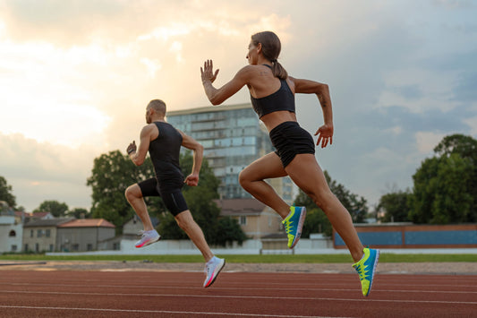 Deux personnes en train de courir 